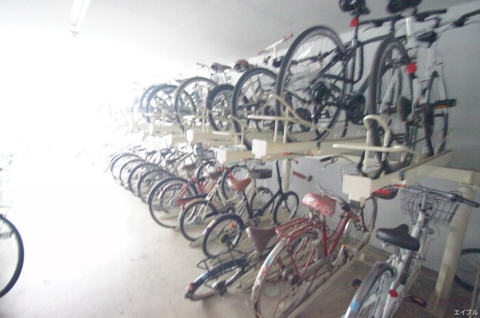 物件外観写真5　(駐輪場)