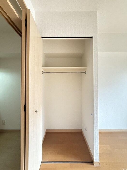 物件内観写真12　(収納)