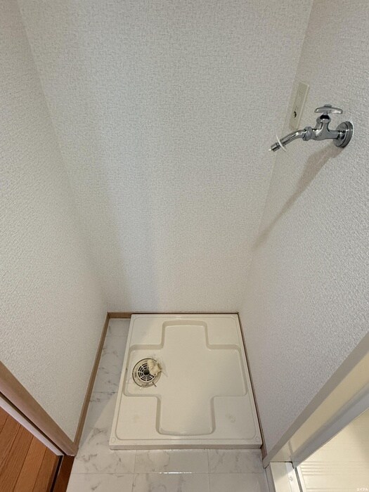 物件内観写真13　(洗濯機置場)