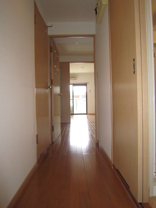 物件内観写真14　(廊下)