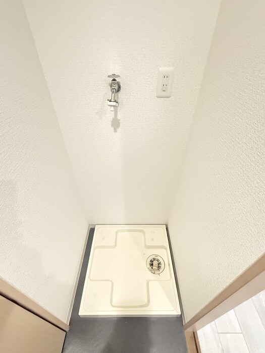 物件内観写真16　(洗濯機置場)