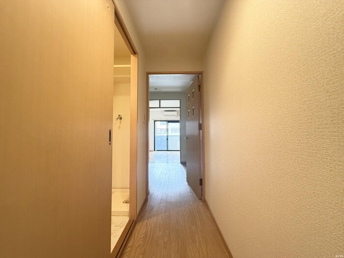 物件内観写真17　(廊下)