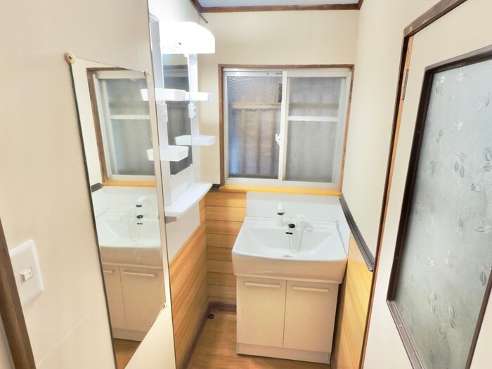 物件内観写真9　(洗面)