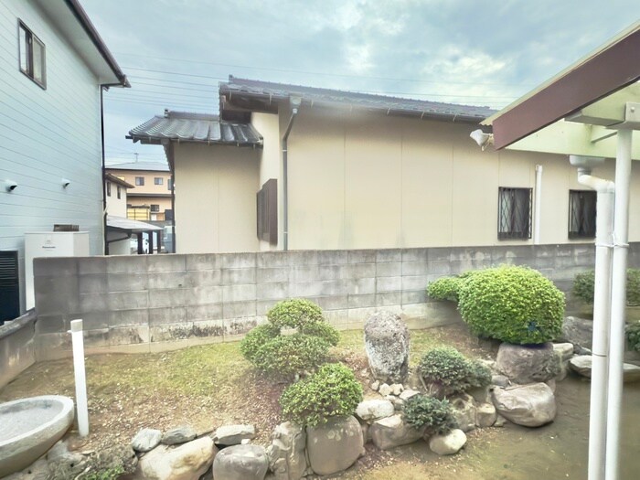 物件内観写真20　(室内からの展望)