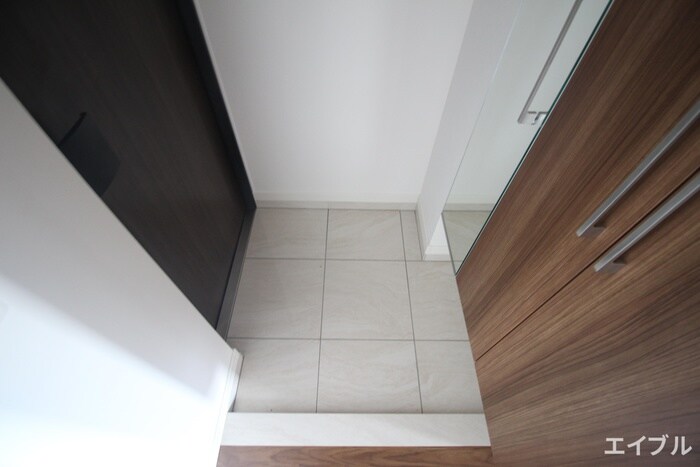 物件内観写真12　(玄関)