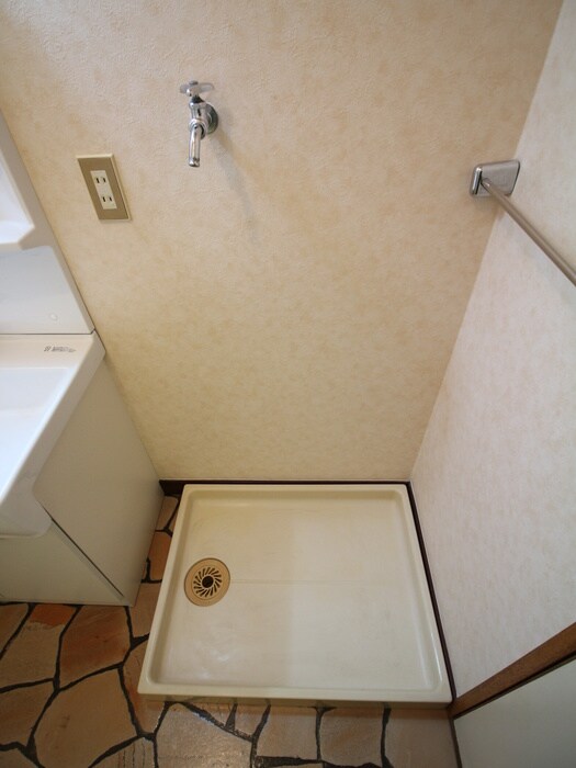 物件内観写真10　(洗濯機置場)