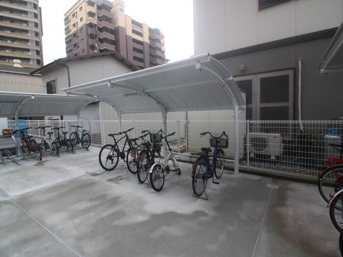 物件外観写真4　(駐輪場)