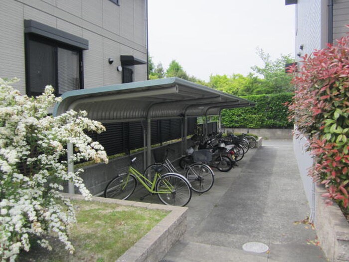 物件外観写真3　(駐輪場)