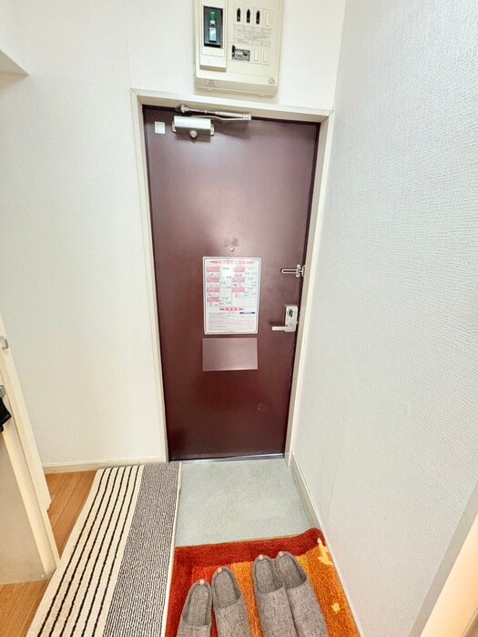 物件内観写真11　(玄関)