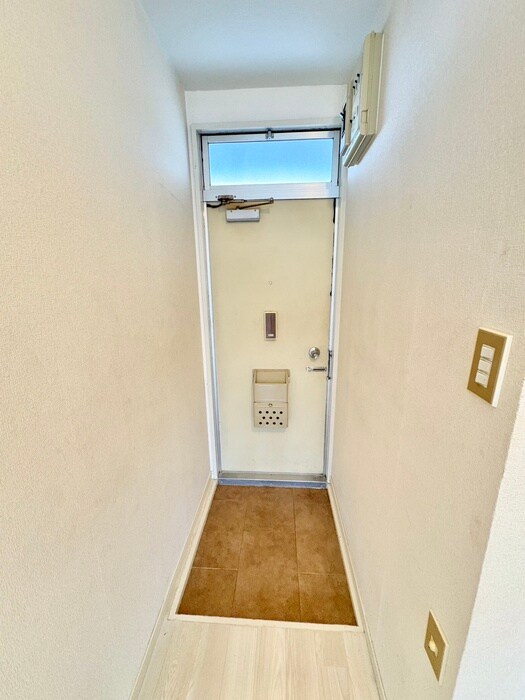 物件内観写真14　(玄関)