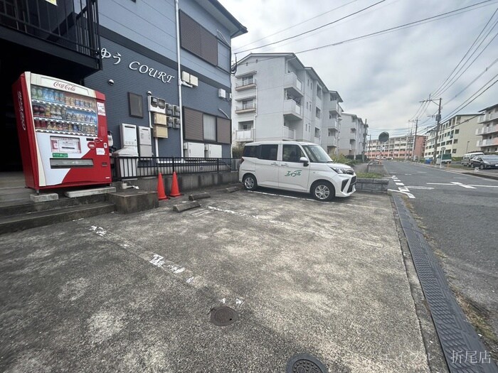 物件外観写真2　(駐車場)