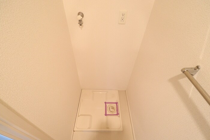 物件内観写真16　(洗濯機置場)