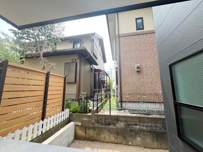 物件内観写真18　(室内からの展望)