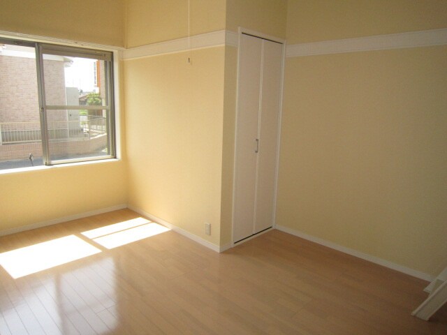 物件内観写真4　(居室)