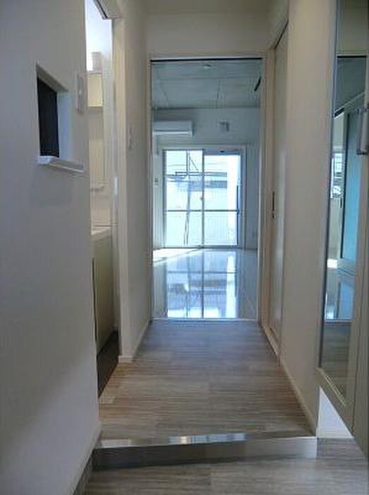 物件内観写真14　(玄関)