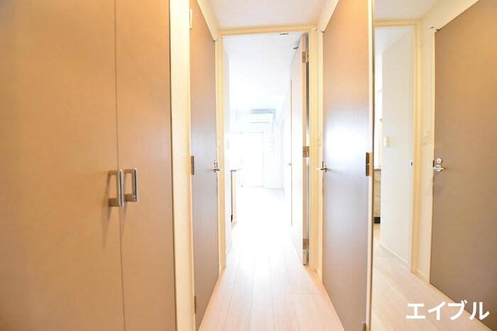 物件内観写真15　(廊下)