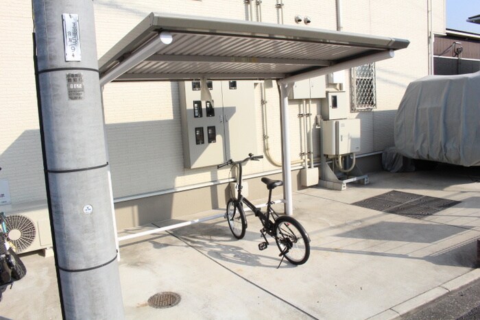 物件外観写真3　(駐輪場)
