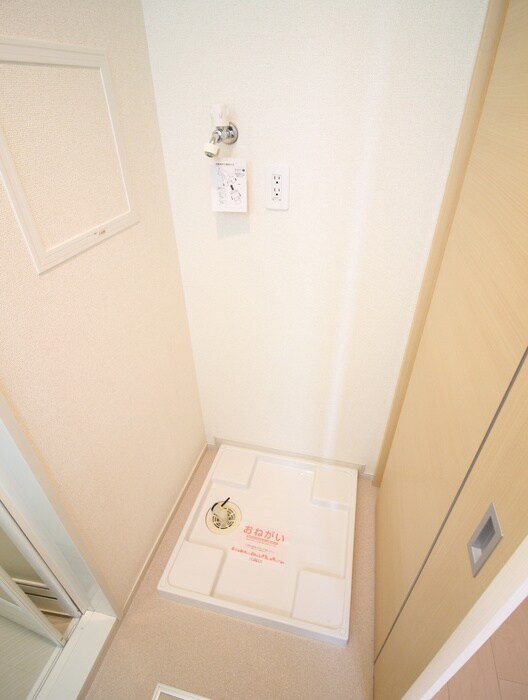 物件内観写真11　(洗濯機置場)