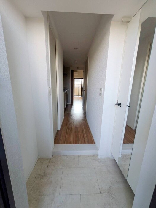 物件内観写真13　(玄関)