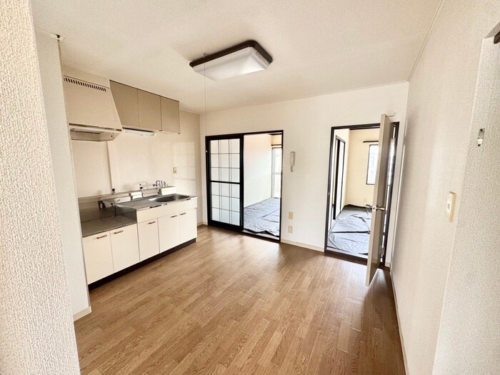 物件内観写真4　(居室)