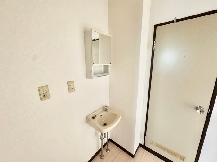 物件内観写真8　(洗面)