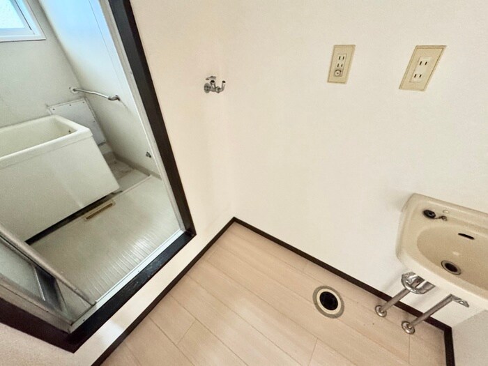 物件内観写真9　(洗濯機置場)