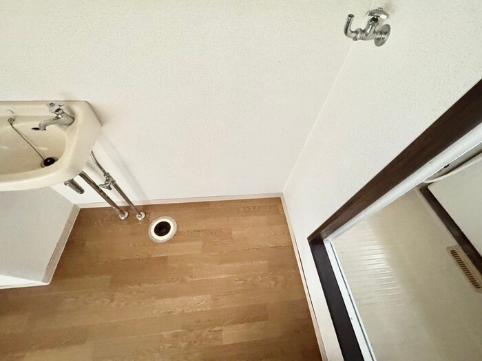 物件内観写真9　(洗濯機置場)