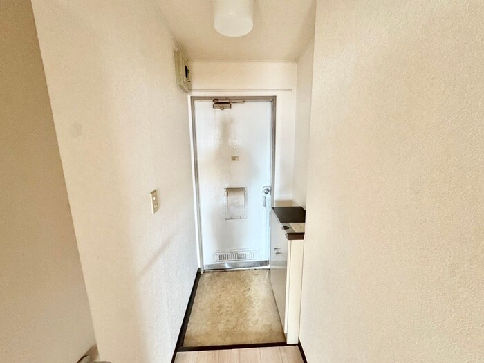 物件内観写真11　(玄関)