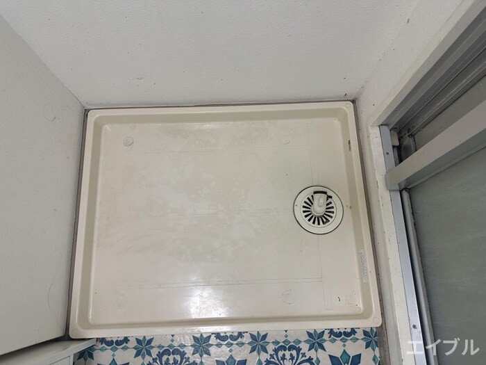 物件内観写真10　(洗濯機置場)