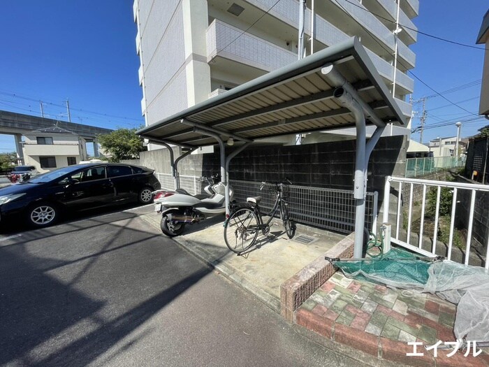 物件外観写真3　(駐輪場)