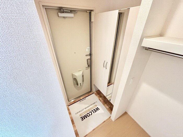 物件内観写真9　(玄関)