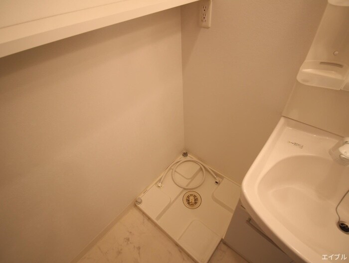 物件内観写真12　(洗濯機置場)