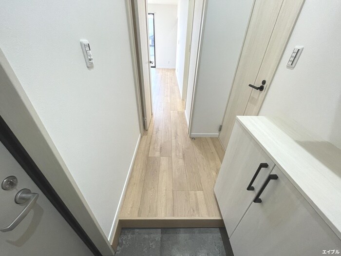 物件内観写真12　(玄関)