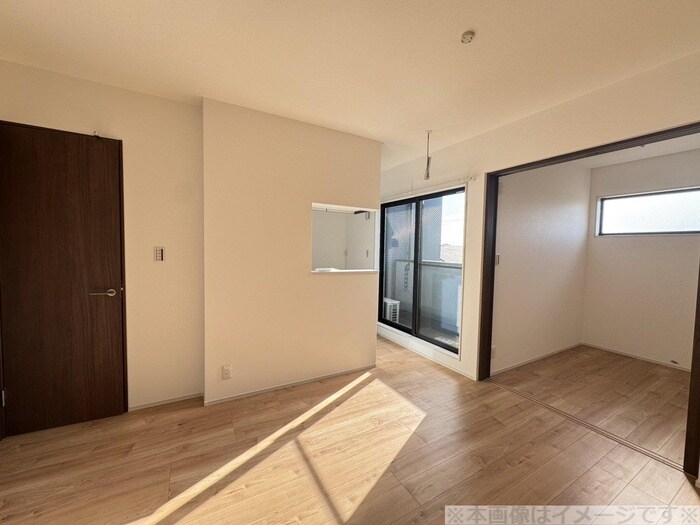 物件内観写真2　(居室)