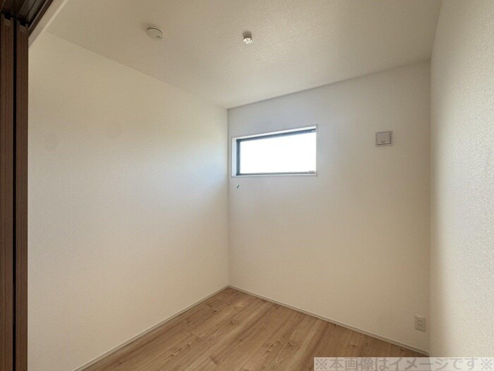 物件内観写真3　(居室)