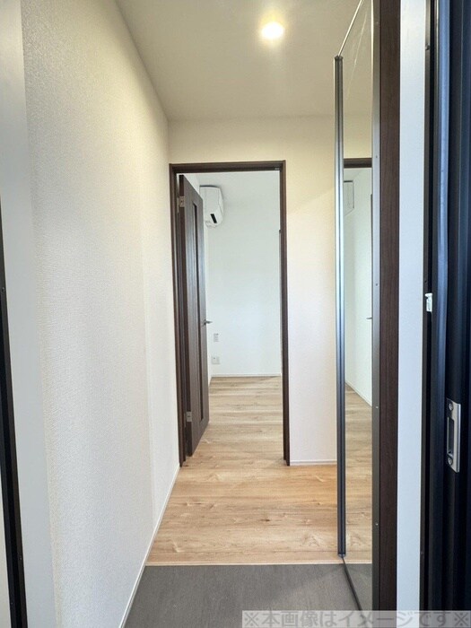 物件内観写真7　(玄関)