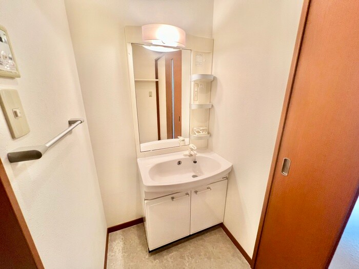 物件内観写真8　(洗面)