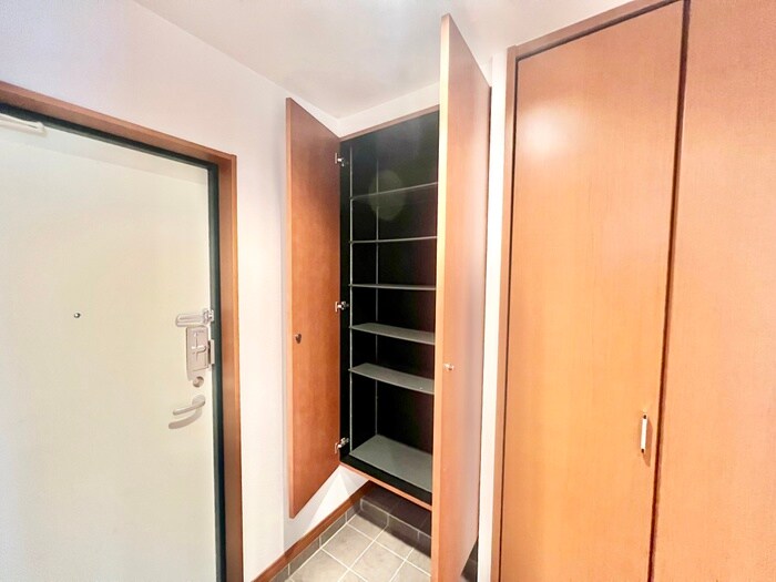 物件内観写真11　(靴箱)