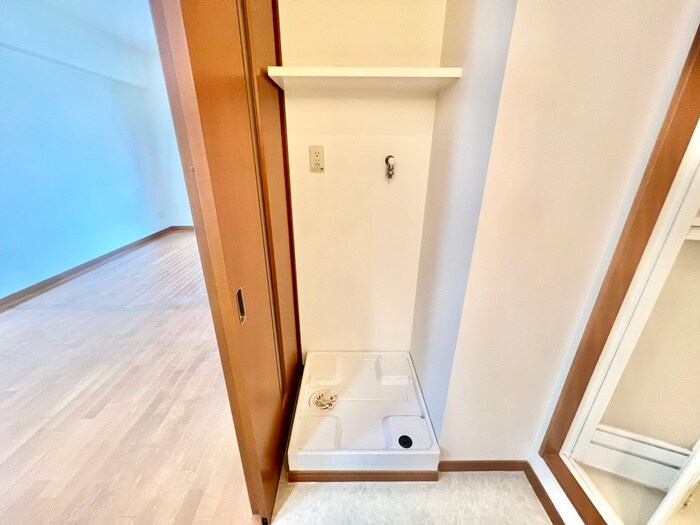 物件内観写真14　(洗濯機置場)