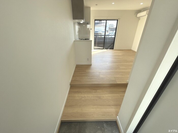 物件内観写真12　(玄関)