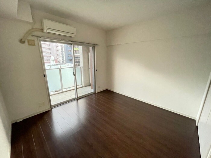 物件内観写真2　(居室)