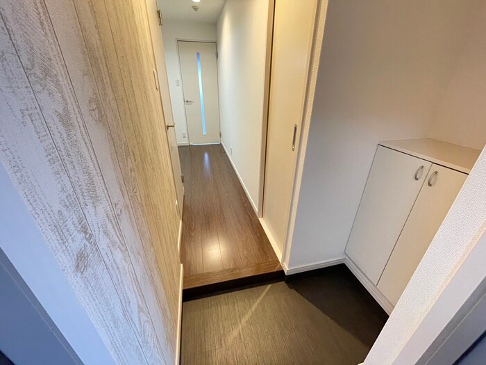 物件内観写真7　(玄関)