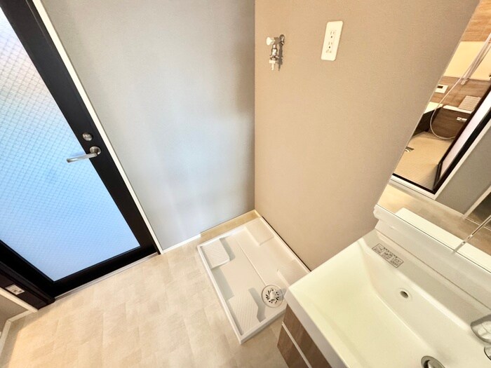 物件内観写真12　(洗濯機置場)