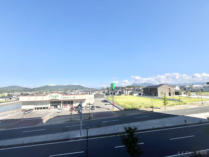 物件内観写真15　(室内からの展望)