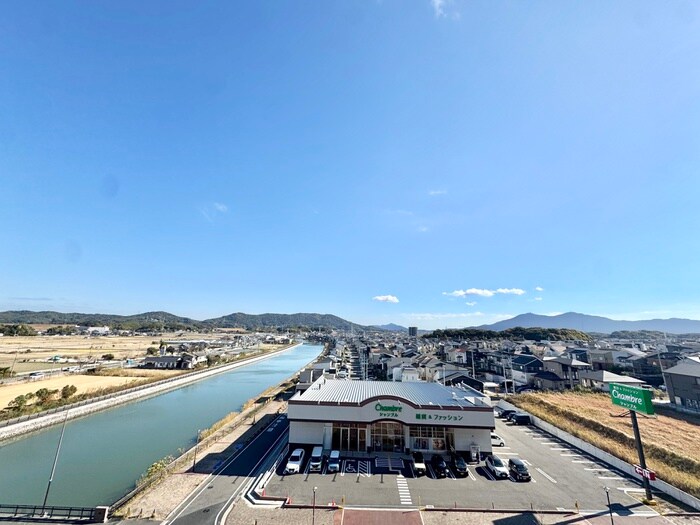 物件内観写真16　(室内からの展望)