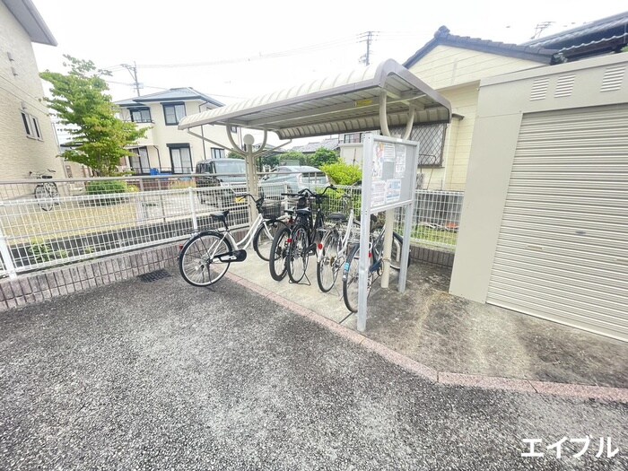 物件外観写真3　(駐輪場)