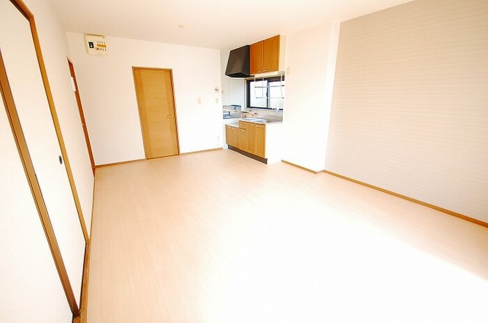 物件内観写真2　(居室)