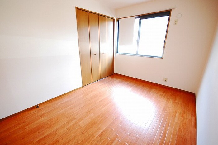 物件内観写真3　(居室)