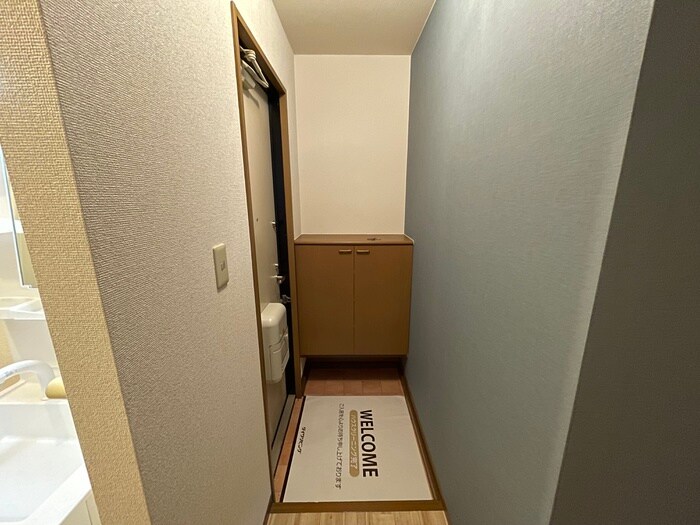物件内観写真7　(玄関)