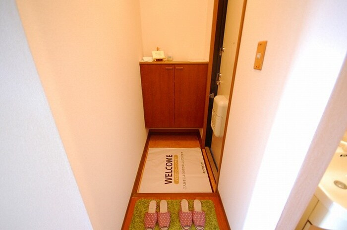 物件内観写真7　(玄関)